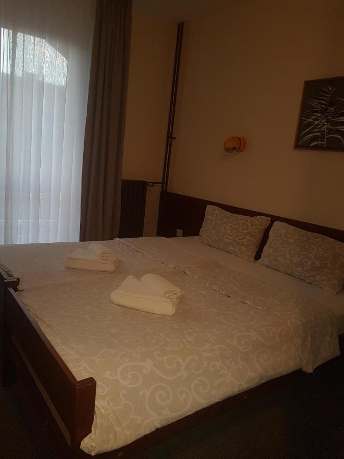 Hotel Sax Balkan 디미트로프그라드 외부 사진
